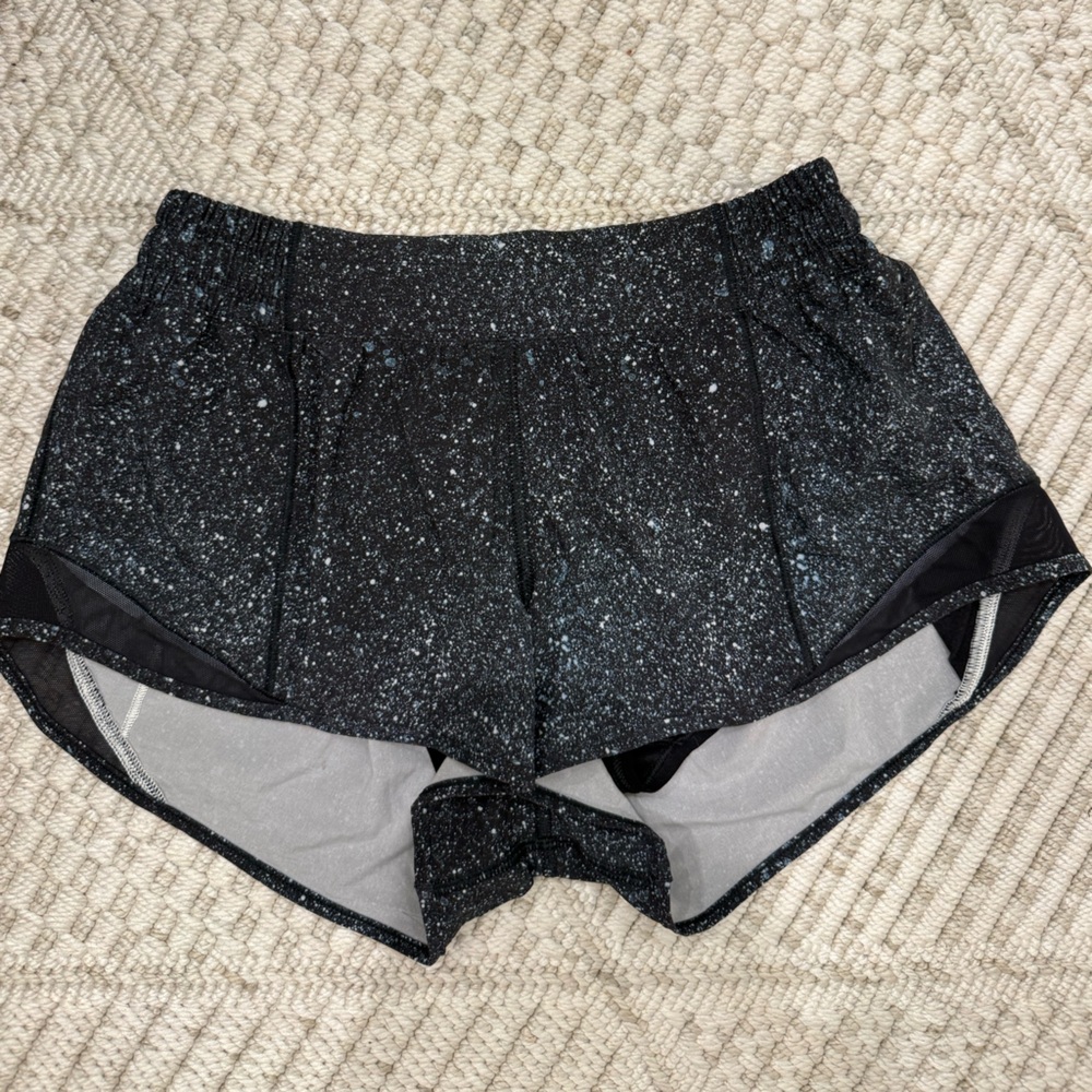 lululemon athletica hotty hot 2.5in low rise